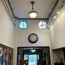 ステンドグラスも可愛いです。