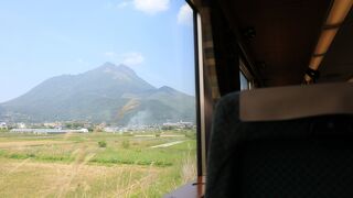 山間部を行く
