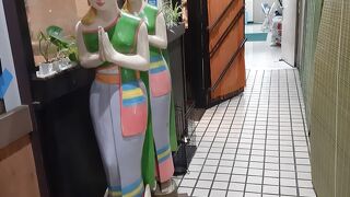 仙台のタイ料理の老舗は、怪しい（笑）地下通路の奥に。10種類あるお弁当は充実の内容