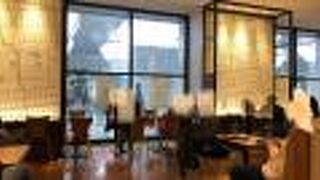 広いベーカリー！