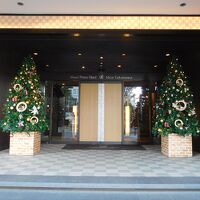 品川駅から坂道を歩くとホテルの入り口があります。