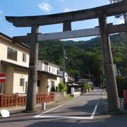 様々な重要文化財を有する、荘厳な雰囲気の神社