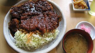 わらじとんかつ定食（1,800円）