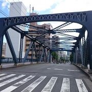 仙台堀川に架かっている鋼製トラス橋