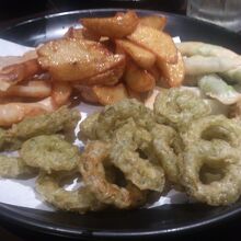 から揚げ盛り合わせ