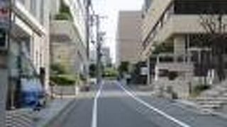 上りきると二七通りに突き当たります