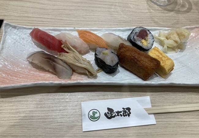 高級感のあるお店だが、ネタは廻らない回転寿司というイメージ