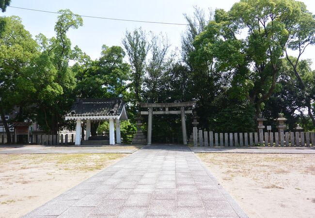 聖徳太子創建と伝わる歴史ある神社。