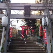 神田明神の北側に鎮座している神社