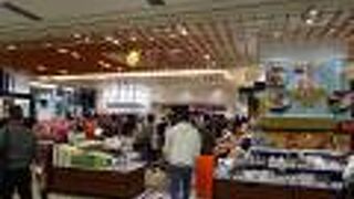 大勢のお客さんで賑わっていました