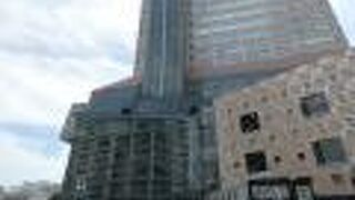 神戸ハーバーランドの文化施設とショッピングモール