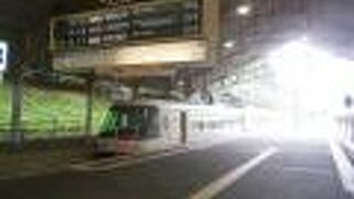 世界遺産の吉野へ向かう快適な車両です