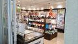 お土産ならここへ