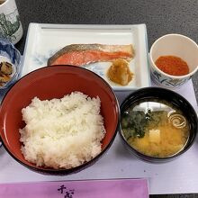 朝食