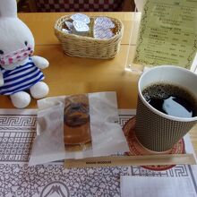 どら焼きとコーヒー。