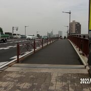 中川にかかる橋の一つです。
