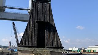 今も使われている最古灯台、航路標識です。