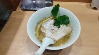 高級魚系のスープが絶品の中華そば人気店