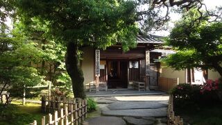 長町の武家屋敷跡がある地域を散策している時に通りかかりました。