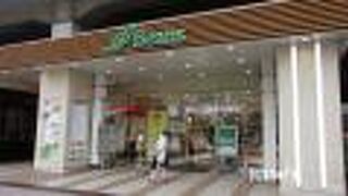 亀有駅ビルにあります。