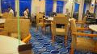 フェリーのレストランとしては豪華