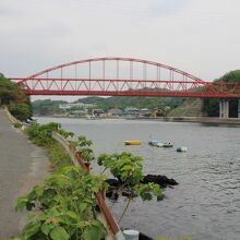向島と岩子島を結ぶ向島大橋