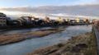 京都市内を流れる！