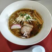 牛骨ラーメンを食べに