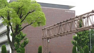 立派なビルです