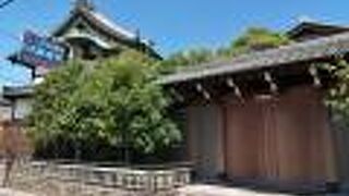 扉が閉まっていて入れない