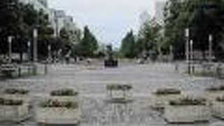 横浜中心街のど真ん中にあります