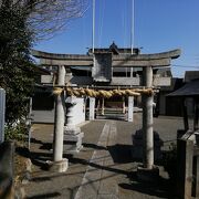 境川沿いにある神社