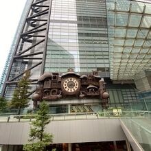 日テレ大時計と日テレタワーの様子