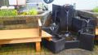 湧水が出る場所がオブジェか