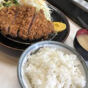 今回は「カタロースとんかつ」の定食をいただくことに決めた