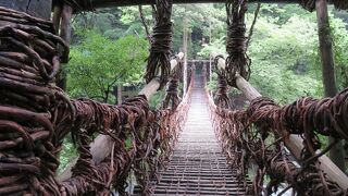 平家伝説が宿る祖谷観光のスリルスポット