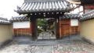 17世紀前半に創建された松濤庵（しょうとうあん）が起源との伝承