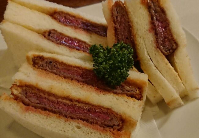 神戸で美味しいビーフカツサンドイッチ