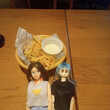 フライドポテト・サワークリームソースつき