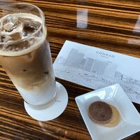 バー　昼間でお茶　人気はアフタヌーンティーみたい