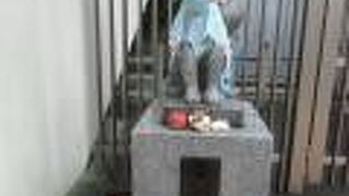 １００着以上の衣装を持つ街のシンボル　