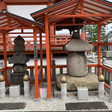 平清盛塚、阿古屋塚。