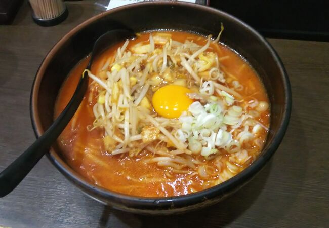 キムチ納豆ラーメンが名物。