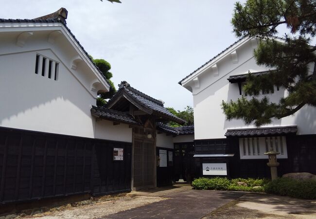 蔵の美術館(手餞記念館)