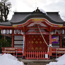 立派な社殿の御霊神社