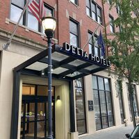 周りに色んな人が歩いてはいます。。。