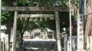 お詣りするときは東側の入り口