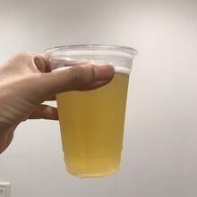 桜のビールは、ものすごく桜の味がします