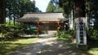 中尊寺金色堂の北側に鎮座する白山神社神楽殿