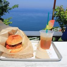 海をバックにいかがでしょう？